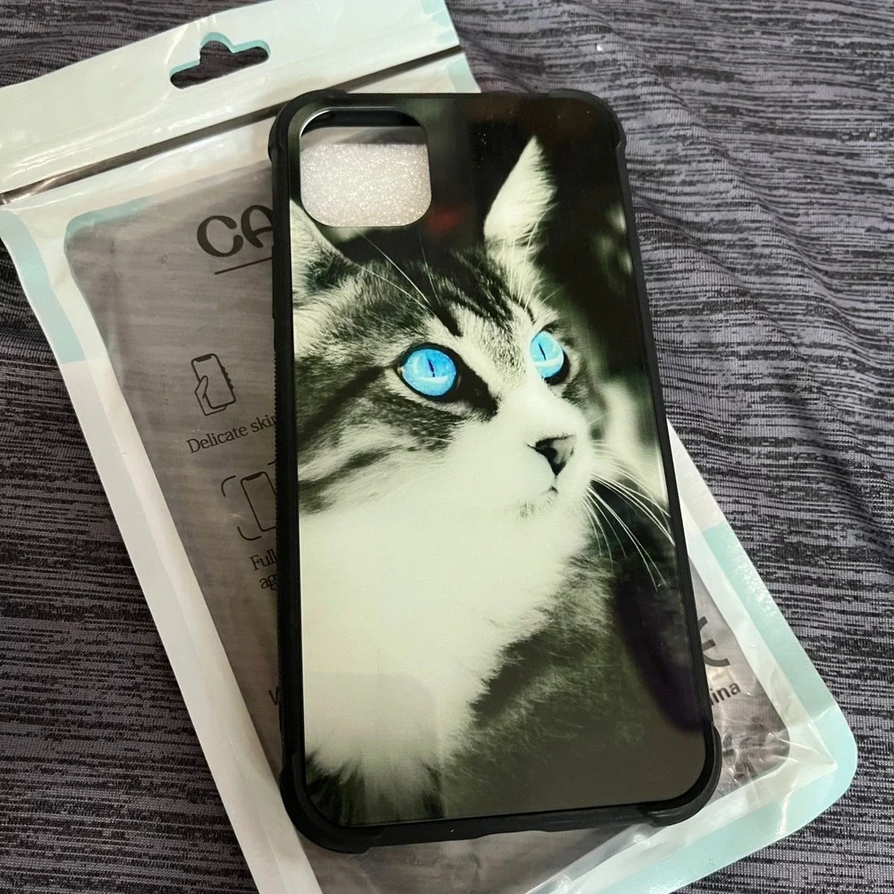 New Lot of 2 iPhone 11 Pro Cases Max Blue-Eyed Cat & Rainbow Leopard Print